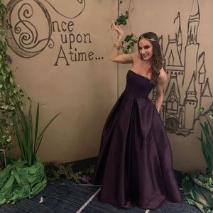 Formal gown dress designer Monique Lhuullier